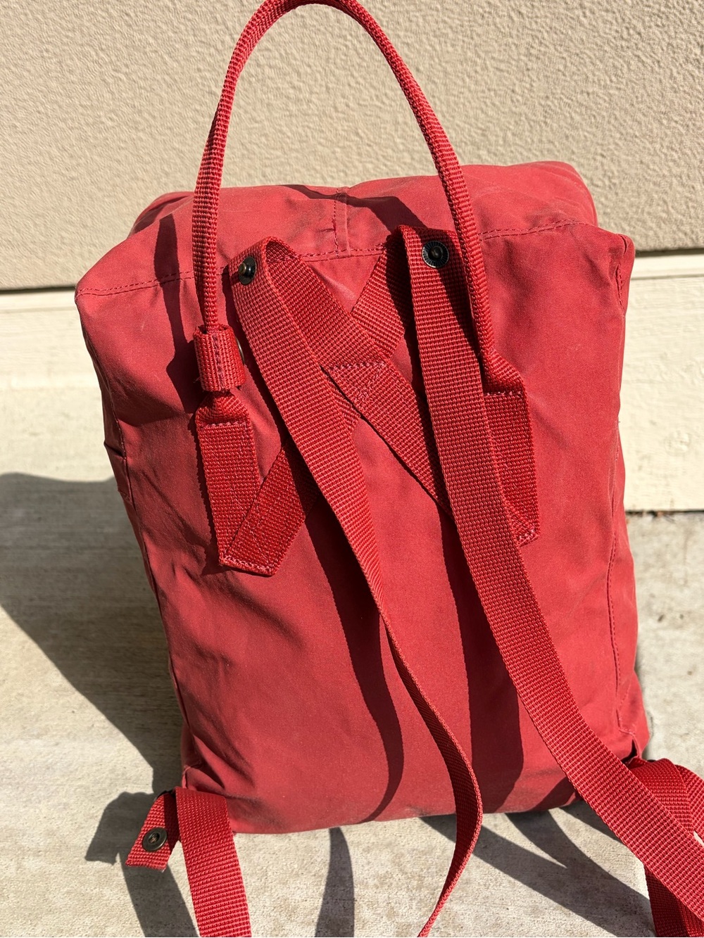 Fjallraven Kånken Classic Red Backpack - Picture 5 of 8